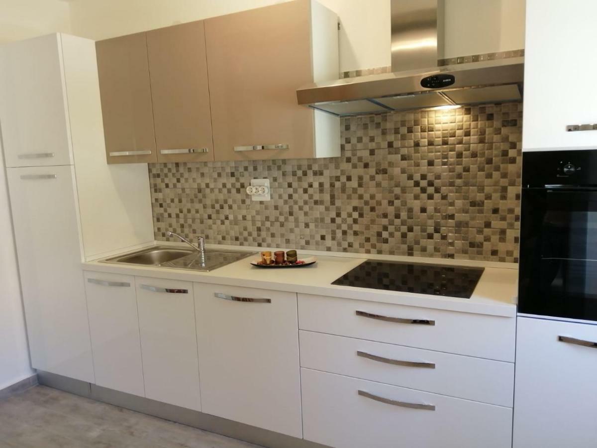 Apartman Marta Podstrana Zewnętrze zdjęcie