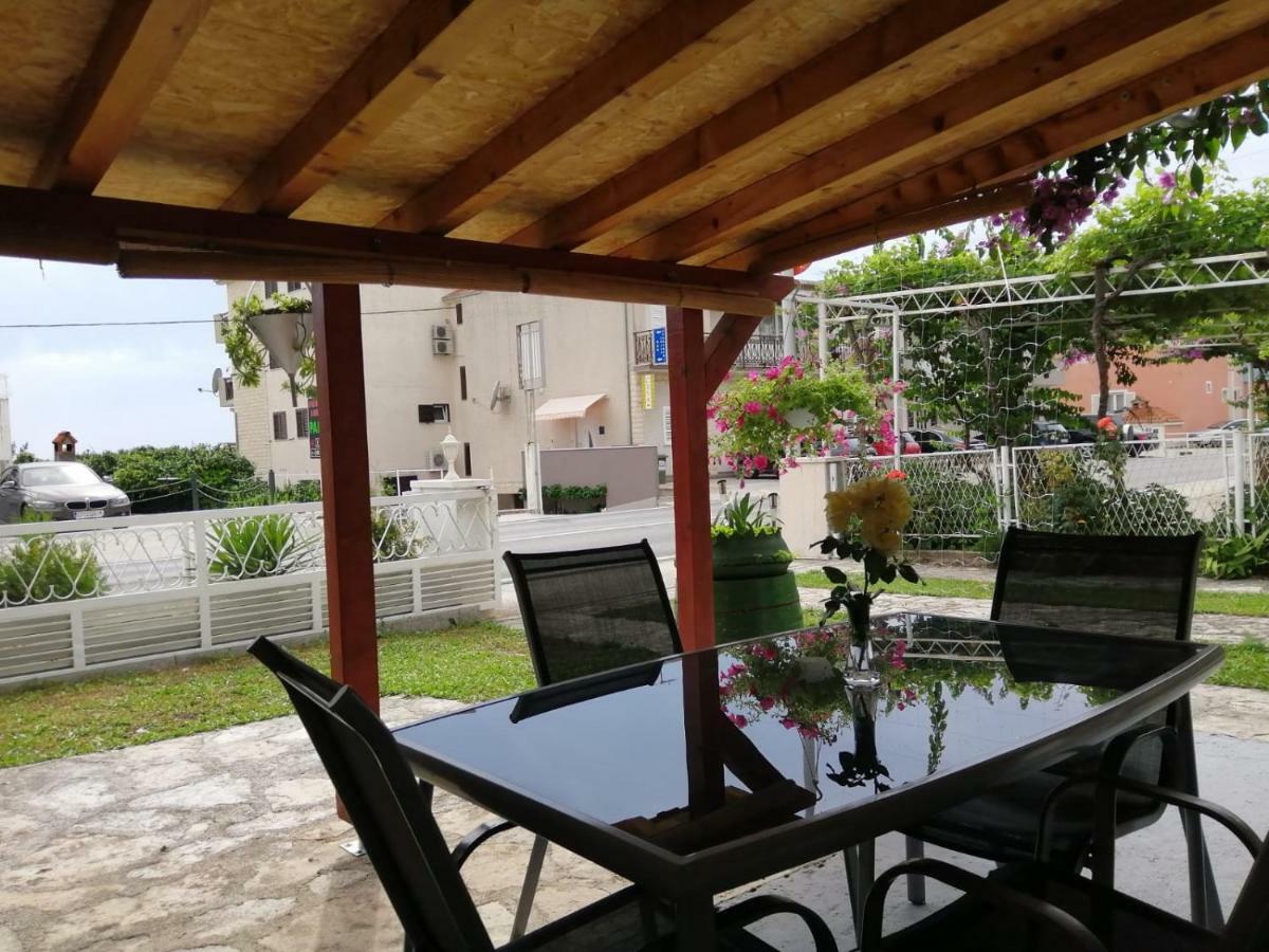 Apartman Marta Podstrana Zewnętrze zdjęcie